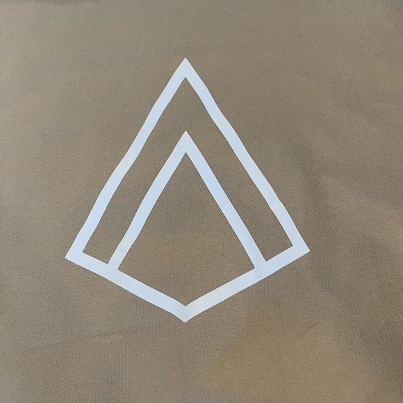 ❄️TAKE 50% OFF LIST PRICE❄️ 🌟HOST PICK🌟 Arro Athletics hoodie - Picture 4 of 12